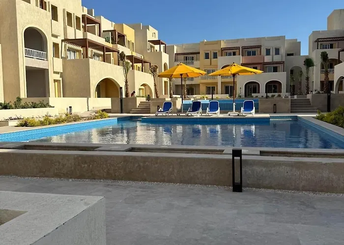 Apartment G-01 Elegant 1br| Pool Access & Balcony